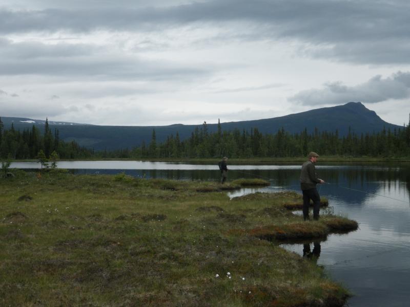 Fiske under Marsfjället.JPG